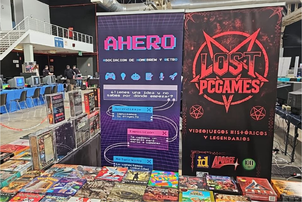 Ahero_Stand